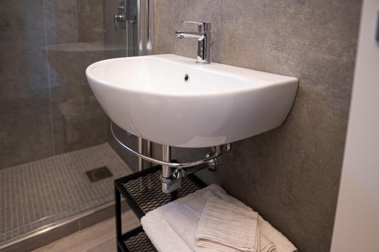 Grey House Guest House Luxury Латина Екстер'єр фото