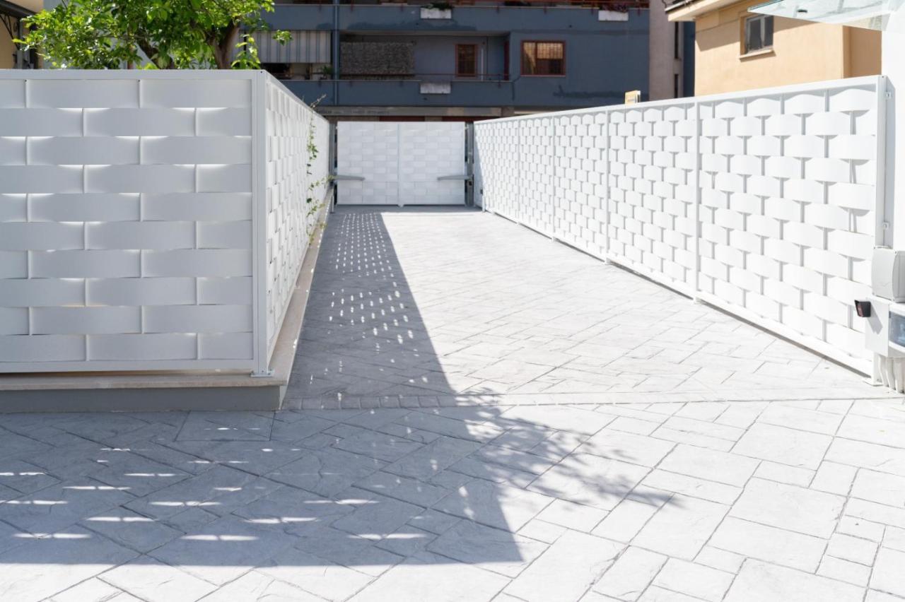 Grey House Guest House Luxury Латина Екстер'єр фото