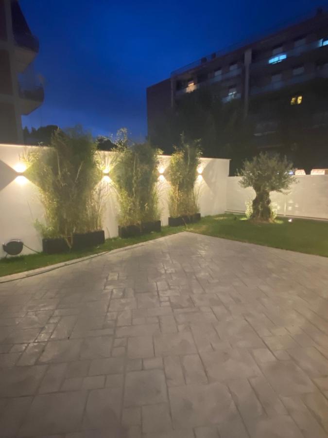 Grey House Guest House Luxury Латина Екстер'єр фото
